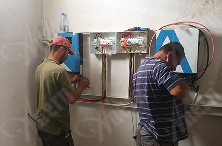 400 Pieces of Solar Mppt Inverters in Lebanon